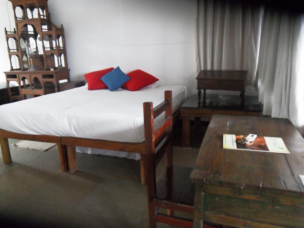 36 Palms Boutique Retreat Hotel Cseráj-part Kültér fotó